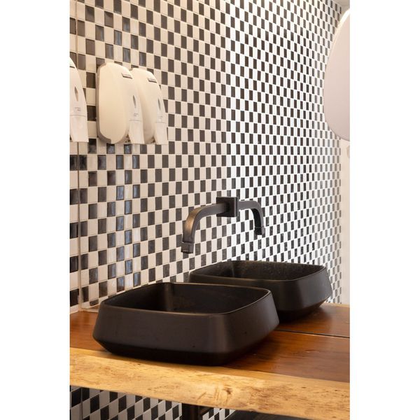 Torneira de Parede Tube p/ Lavatório - Black Matte - Deca